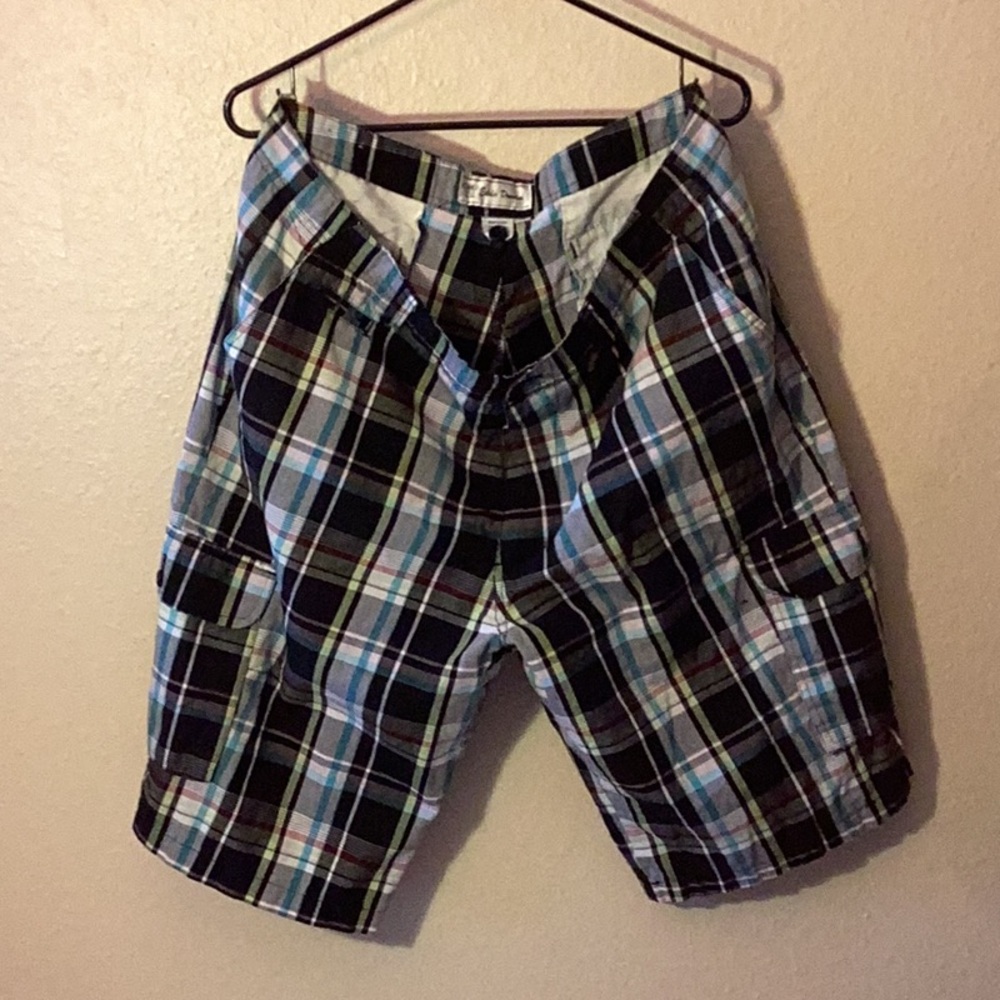 Eddie Domani Men’s plaid cargo shorts size 38. Good condition